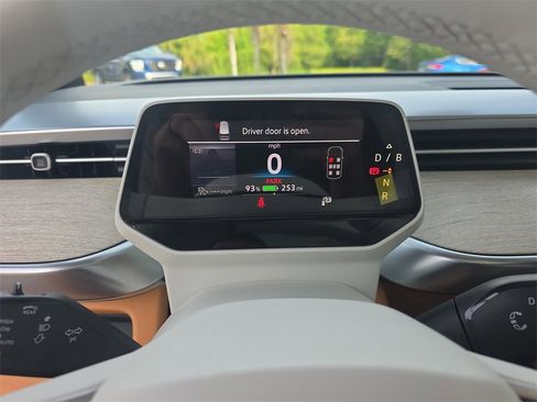 New 2025 Volkswagen ID. Buzz 1st Edition image 27