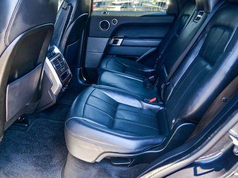 Used 2019 Land Rover Range Rover Sport HSE image 18