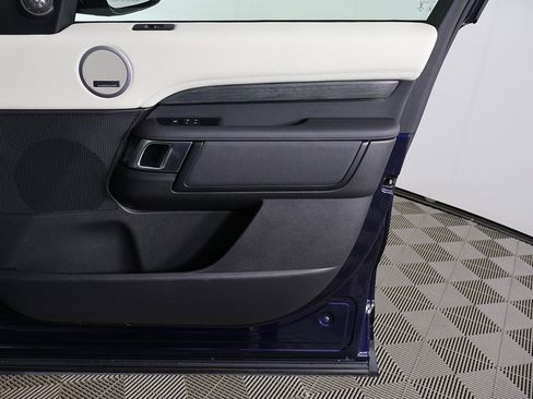 Used 2022 Land Rover Discovery HSE R-Dynamic image 25