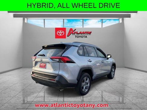 Certified 2025 Toyota RAV4 LE AWD/4WD image 7