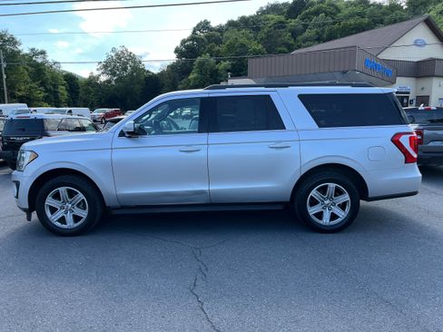 Used 2018 Ford Expedition Max XLT w/ Equipment Group 201A AWD/4WD image 16