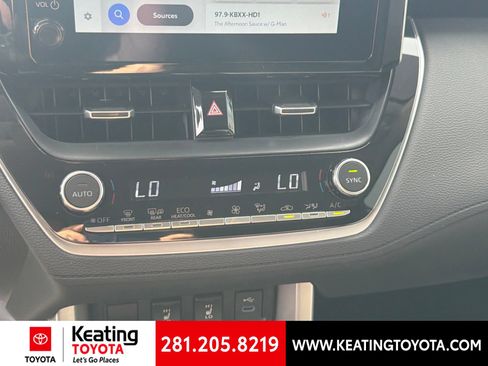 Used 2025 Toyota Corolla Cross XLE FWD image 17