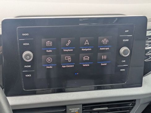 Used 2025 Volkswagen Jetta SE FWD image 24