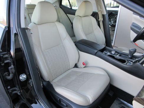 Used 2016 Nissan Maxima Platinum image 25