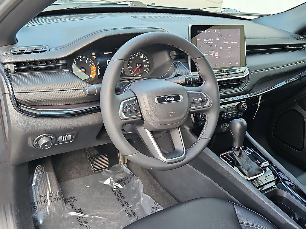 Used 2023 Jeep Compass Latitude w/ Convenience Group AWD/4WD image 25