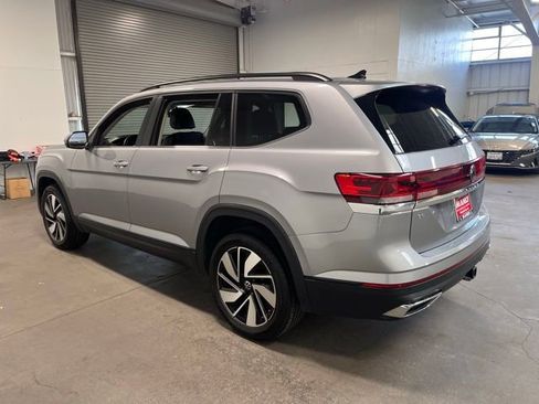 Used 2024 Volkswagen Atlas SE image 5