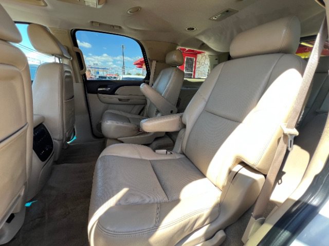 Used 2009 GMC Yukon Denali RWD image 11