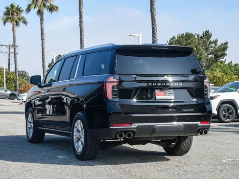 Used 2026 Chevrolet Suburban Premier RWD image 9
