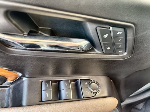 Certified 2025 GMC Canyon Denali AWD/4WD image 24