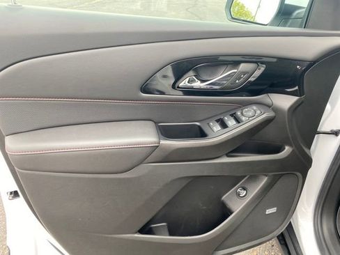 Certified 2023 Chevrolet Traverse RS w/ LPO, Floor Liner Package image 18