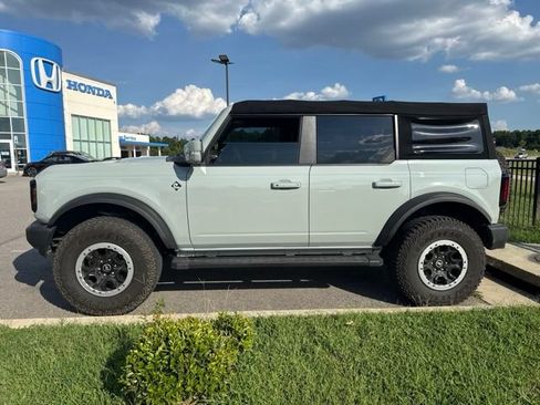 Used 2023 Ford Bronco Outer Banks w/ Sasquatch Package AWD/4WD image 3
