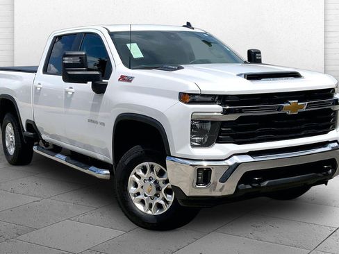 Used 2025 Chevrolet Silverado 2500 LT AWD/4WD image 1