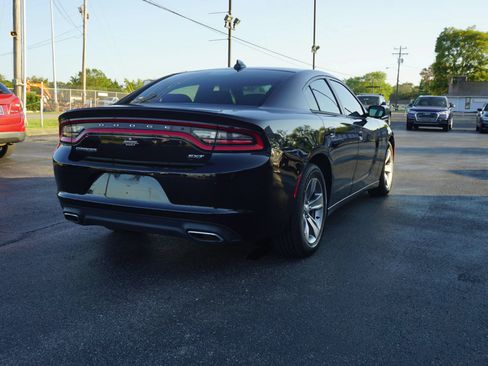 Used 2015 Dodge Charger SXT RWD image 5