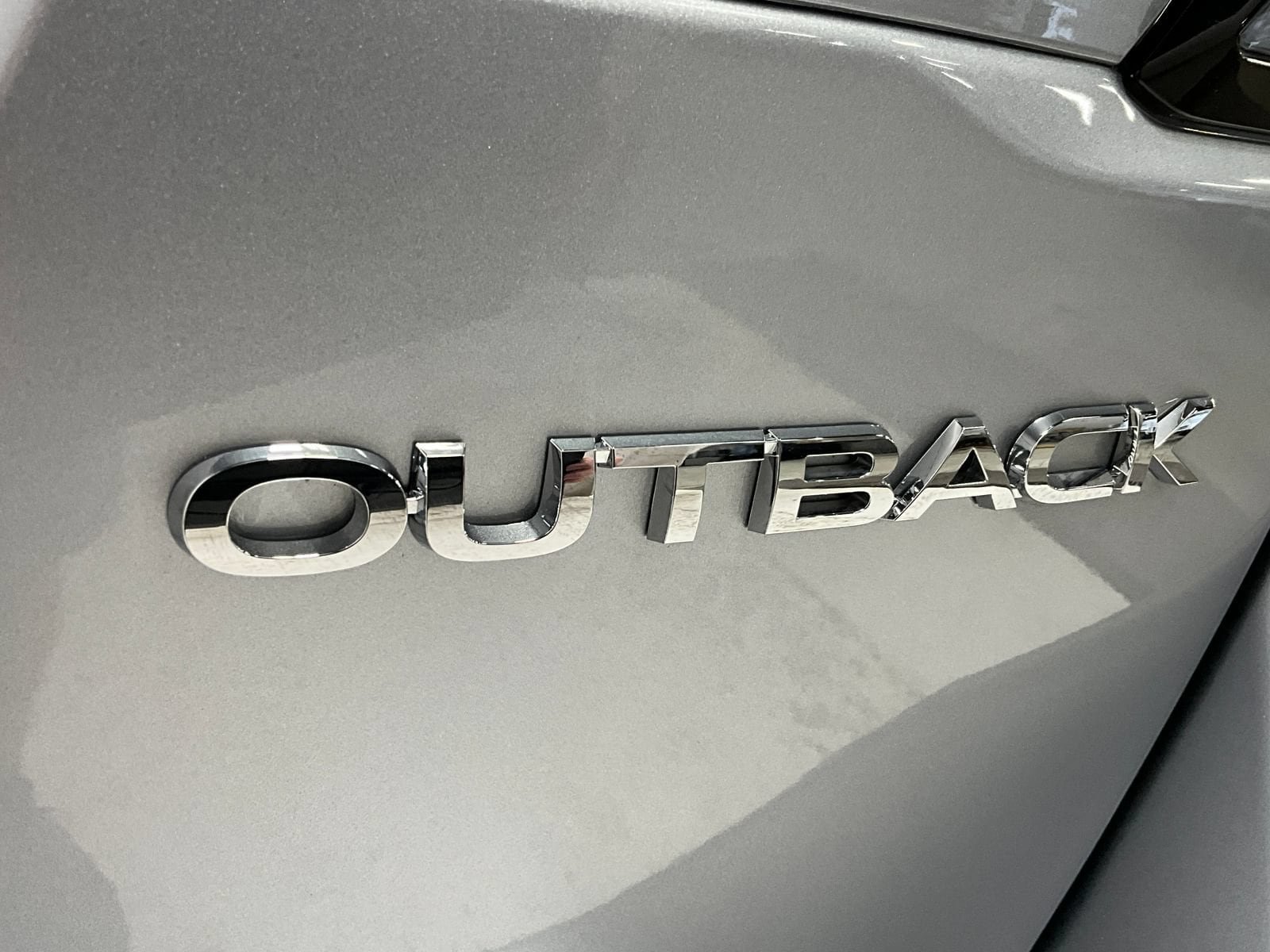 Used 2025 Subaru Outback Limited AWD/4WD image 10