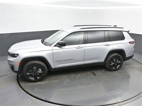 New 2025 Jeep Grand Cherokee L Limited image 41