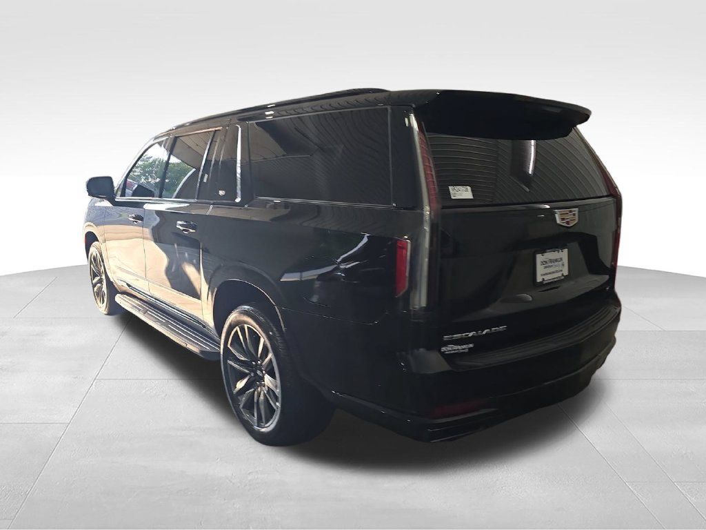 Used 2022 Cadillac Escalade ESV Sport AWD/4WD image 4