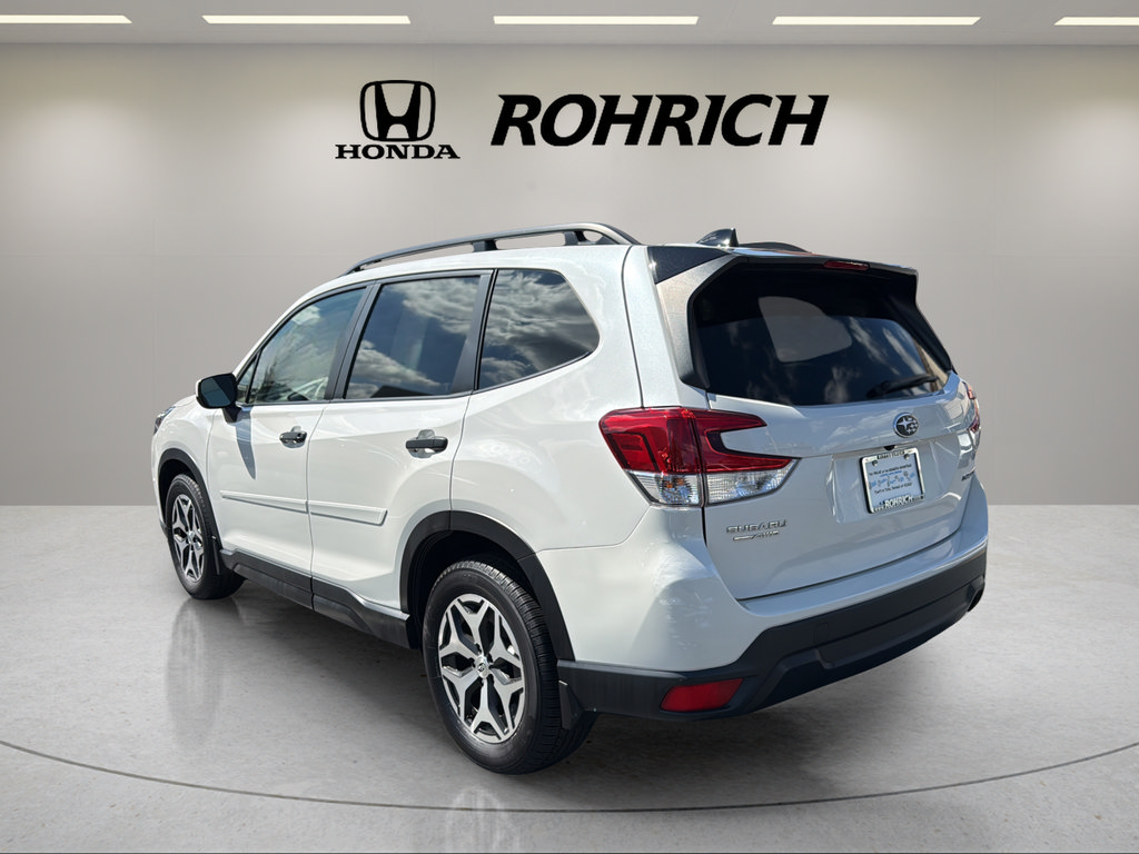 Used 2024 Subaru Forester Premium AWD/4WD image 8