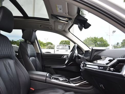 Used 2025 BMW X7 xDrive40i AWD/4WD image 32