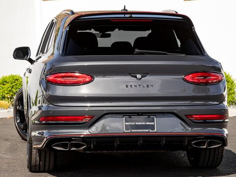 Certified 2025 Bentley Bentayga AWD/4WD image 3