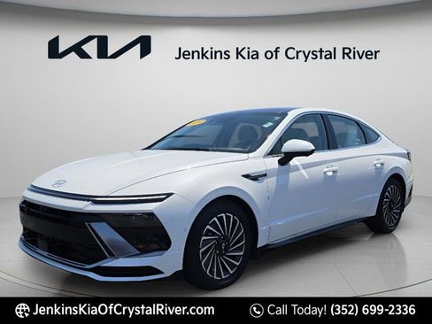 Used 2025 Hyundai Sonata Limited FWD image 13
