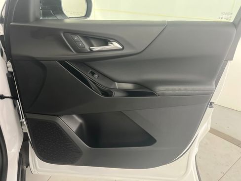 Used 2025 Chevrolet Equinox LT w/ Convenience Package II image 30