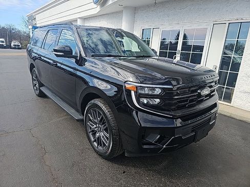 New 2026 Ford Expedition Max Platinum image 2