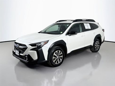 Used 2023 Subaru Outback Premium AWD/4WD image 5