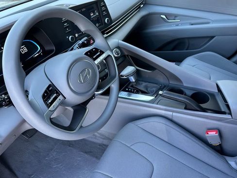 New 2026 Hyundai Elantra SE image 7