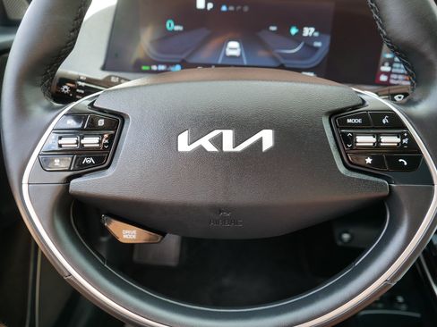 Certified 2023 Kia EV6 Wind AWD/4WD image 25