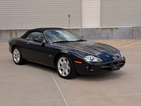 Used 2000 Jaguar XK8 Convertible RWD image 9
