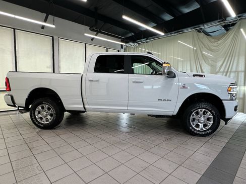 Used 2024 RAM 2500 Laramie AWD/4WD image 2
