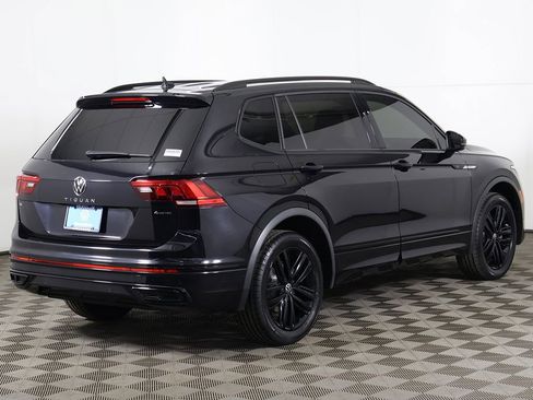 Used 2022 Volkswagen Tiguan SE R-Line AWD/4WD image 11