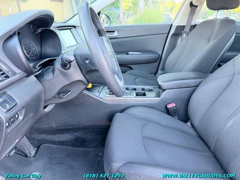 Used 2018 Kia Optima LX w/ 17" Alloy Wheels Package FWD image 12