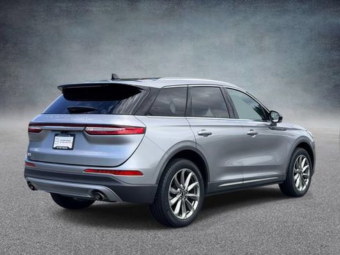 Used 2022 Lincoln Corsair AWD w/ Premium Package image 2