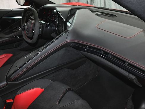 Used 2024 Chevrolet Corvette Stingray Premium Conv w/ Z51 Performance Package RWD image 56
