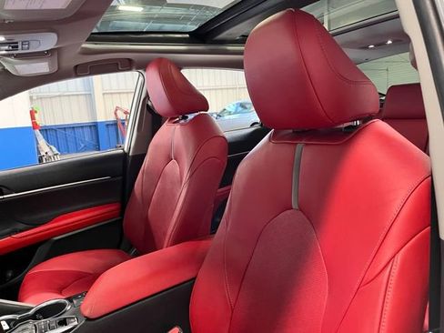 Used 2019 Toyota Camry XSE image 22