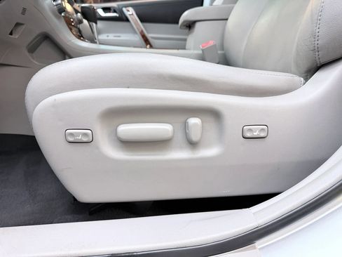 Used 2013 Toyota Highlander Limited w/ Protection Pkg AWD/4WD image 12