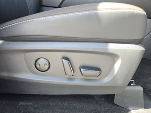 Used 2025 Nissan Pathfinder SL w/ SL Premium Package image 21