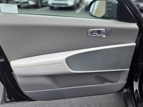 Used 2025 Hyundai Ioniq 6 SEL RWD image 19