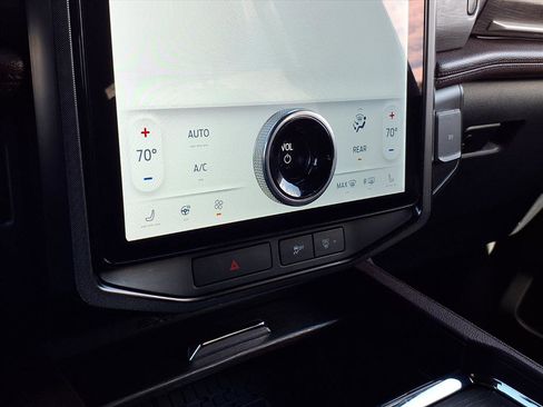 Used 2022 Ford Expedition Max Limited image 15