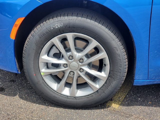 New 2027 Chrysler Pacifica Select AWD/4WD image 6