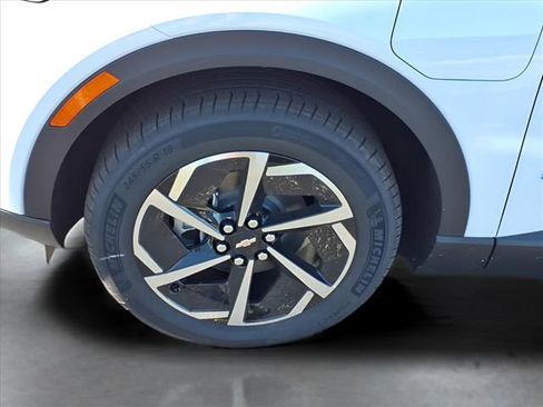 New 2026 Chevrolet Equinox EV LT image 21