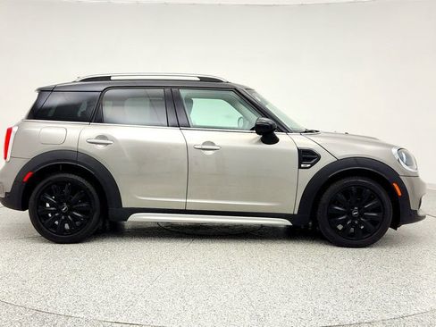 Used 2018 MINI Cooper Countryman with Technology & Premium Pack image 4