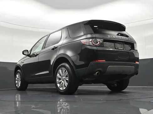 Used 2018 Land Rover Discovery Sport SE AWD/4WD image 24