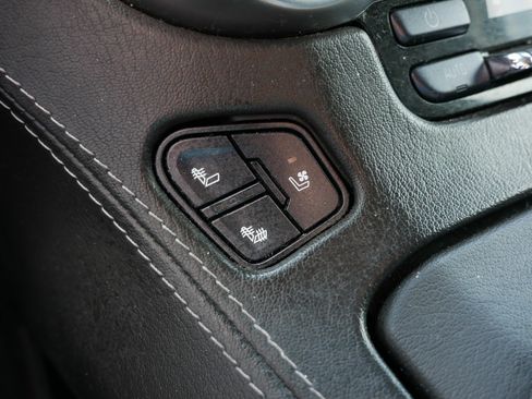Used 2020 Chevrolet Suburban Premier AWD/4WD image 32