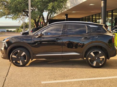 Used 2025 Nissan Kicks SR FWD image 4