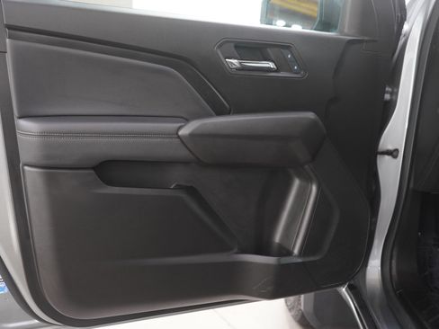 Used 2024 Chevrolet Colorado LT w/ LT Convenience Package II AWD/4WD image 18