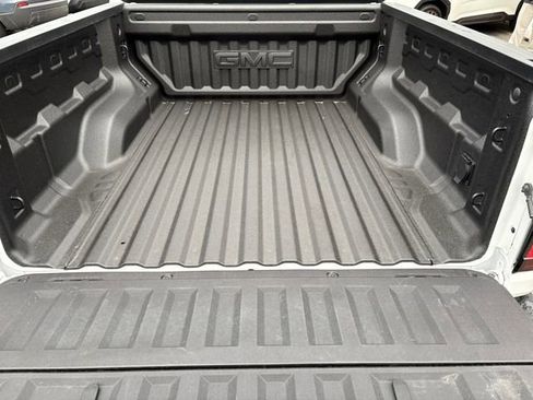 Used 2026 GMC Canyon Denali image 9