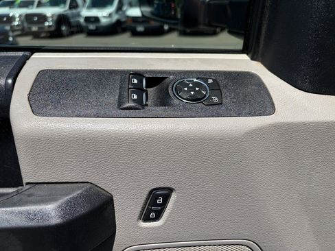 Used 2018 Ford F550 4x4 Regular Cab Super Duty image 26