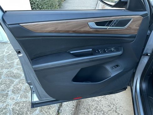 Used 2024 Volkswagen Atlas SE image 13